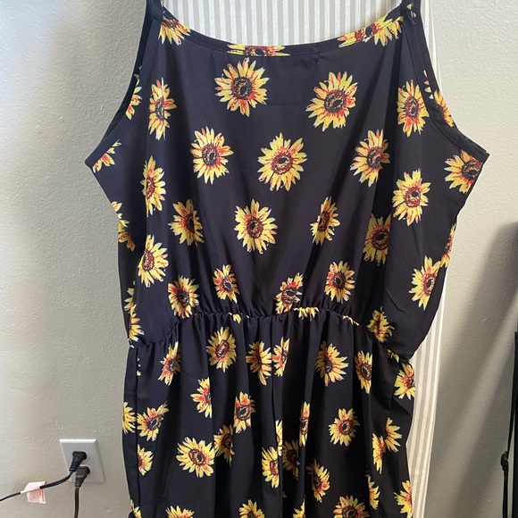 Women’s Sunflower Spaghetti Strap Romper - Picture 3 of 4
